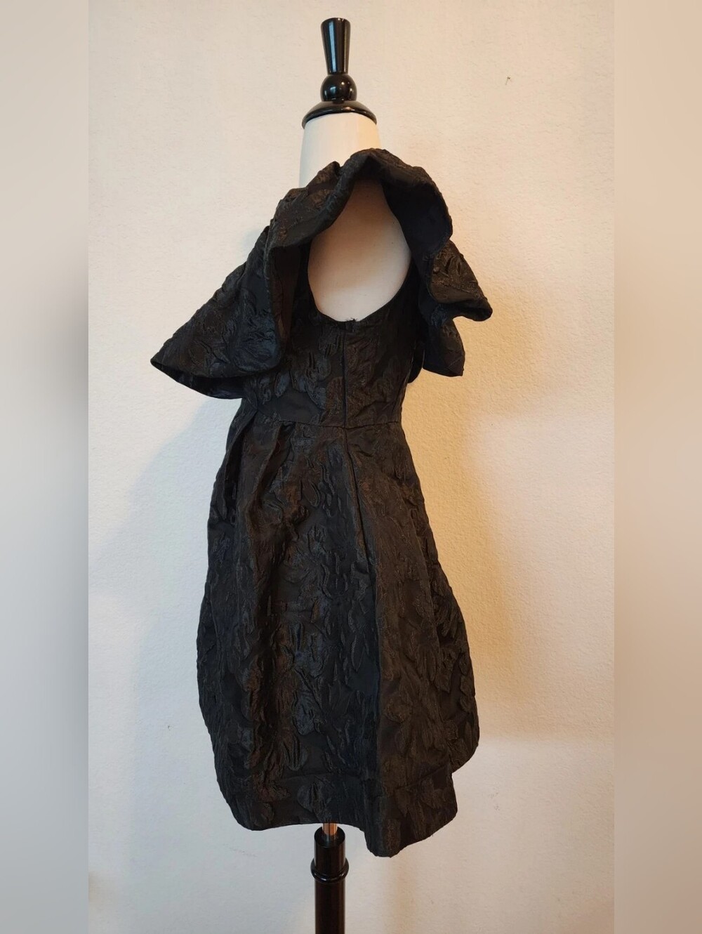 Black Textured Ruffle V-Neck Dress - Picture 2 of 4